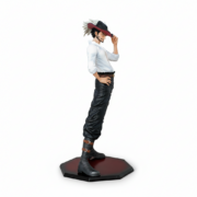 One Piece Dracule Mihawk Figure Detail View